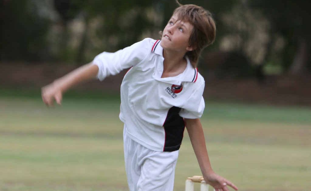 Magpies’ bowler Caleb Muller rattles off a delivery against Blackwater on the weekend. Magpies’ bowler Caleb Muller rattles off a delivery against Blackwater on the weekend.